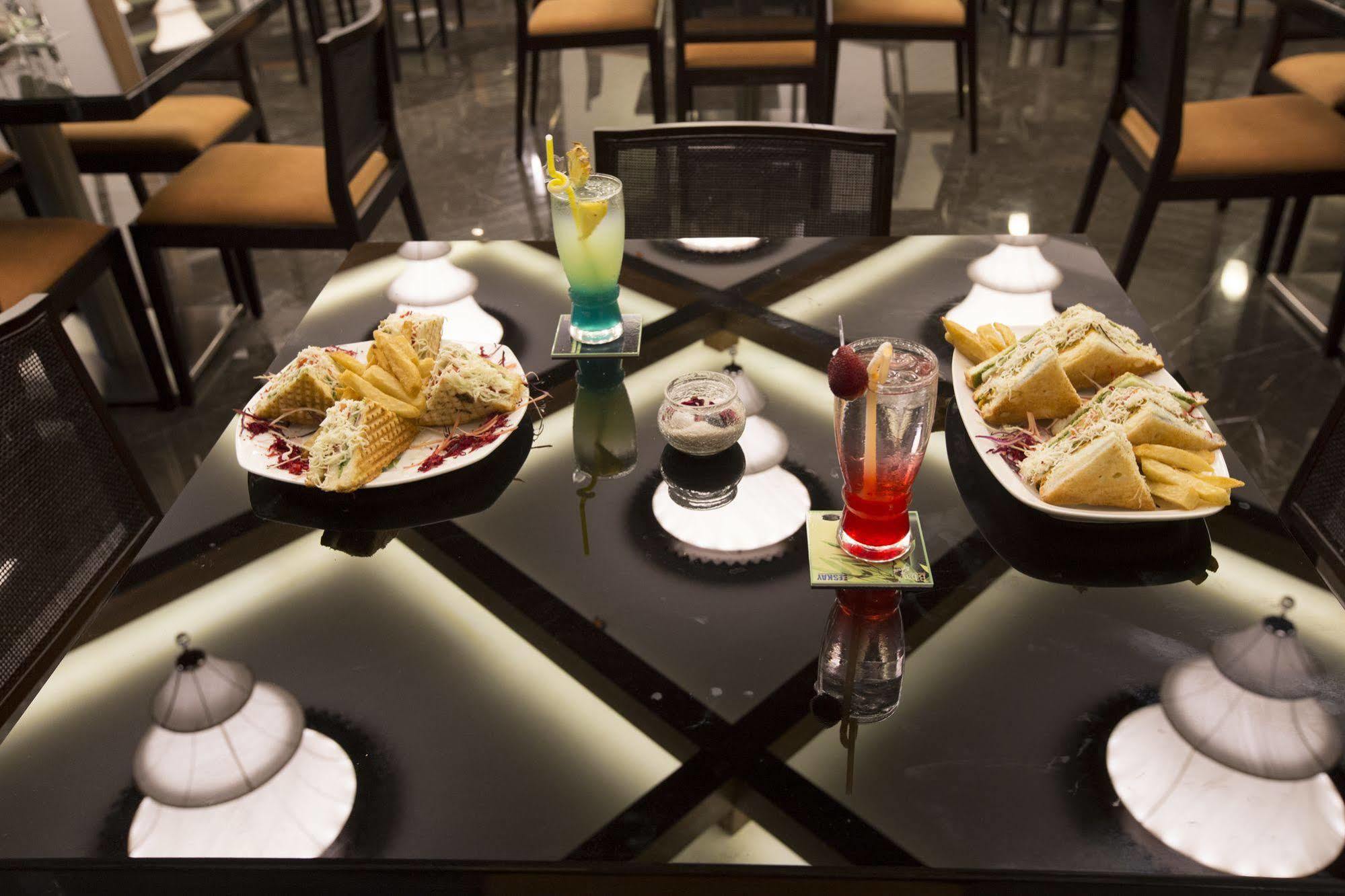 Resort Eskay Mumbai (Bombay)